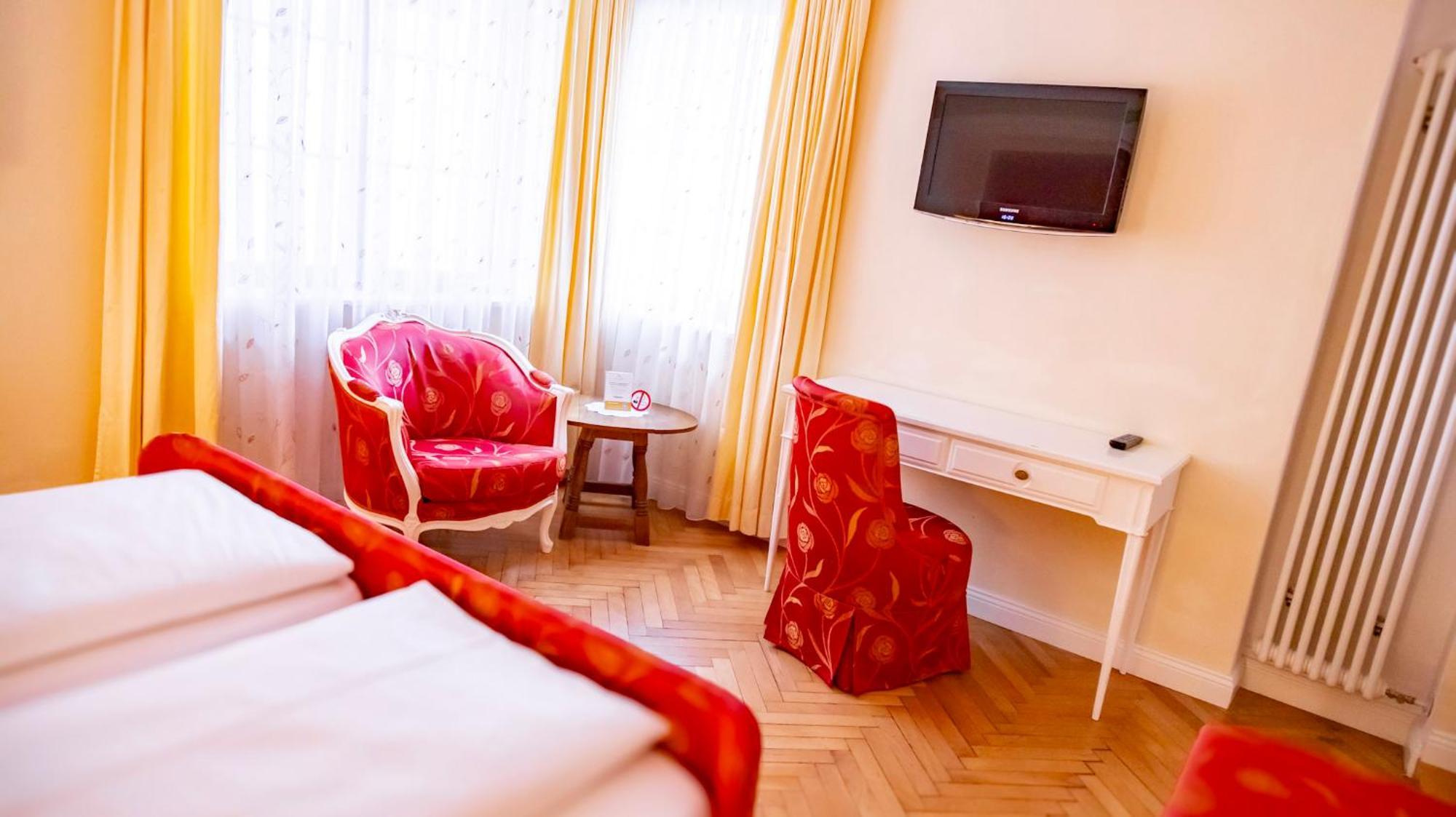 Hotel Loewen-Weinstube Meersburg Esterno foto